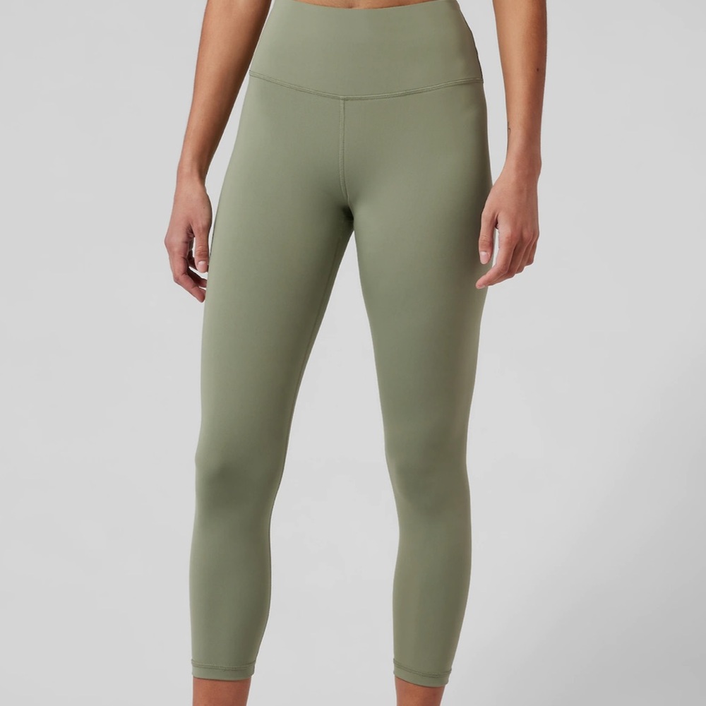 Lululemon 23” Align Leggings in Light Green/Pistachio